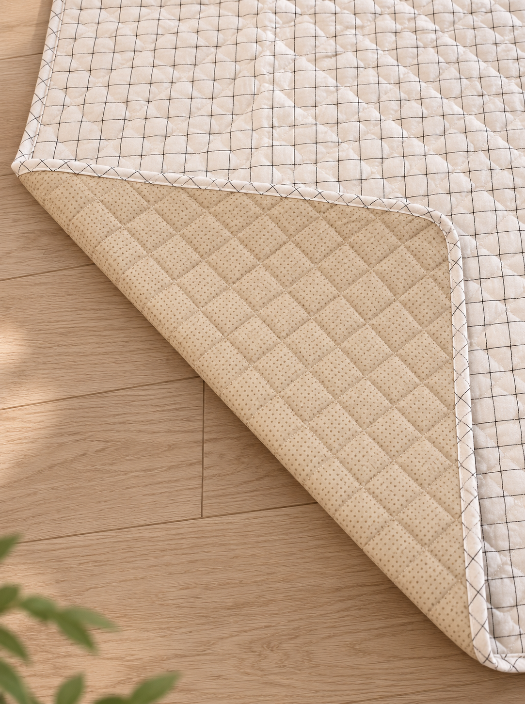 Washable Non-Slip Pet Mat (White & Black)